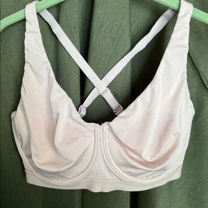 Natori Cream Bra Size 38 DD In Excellent Condition